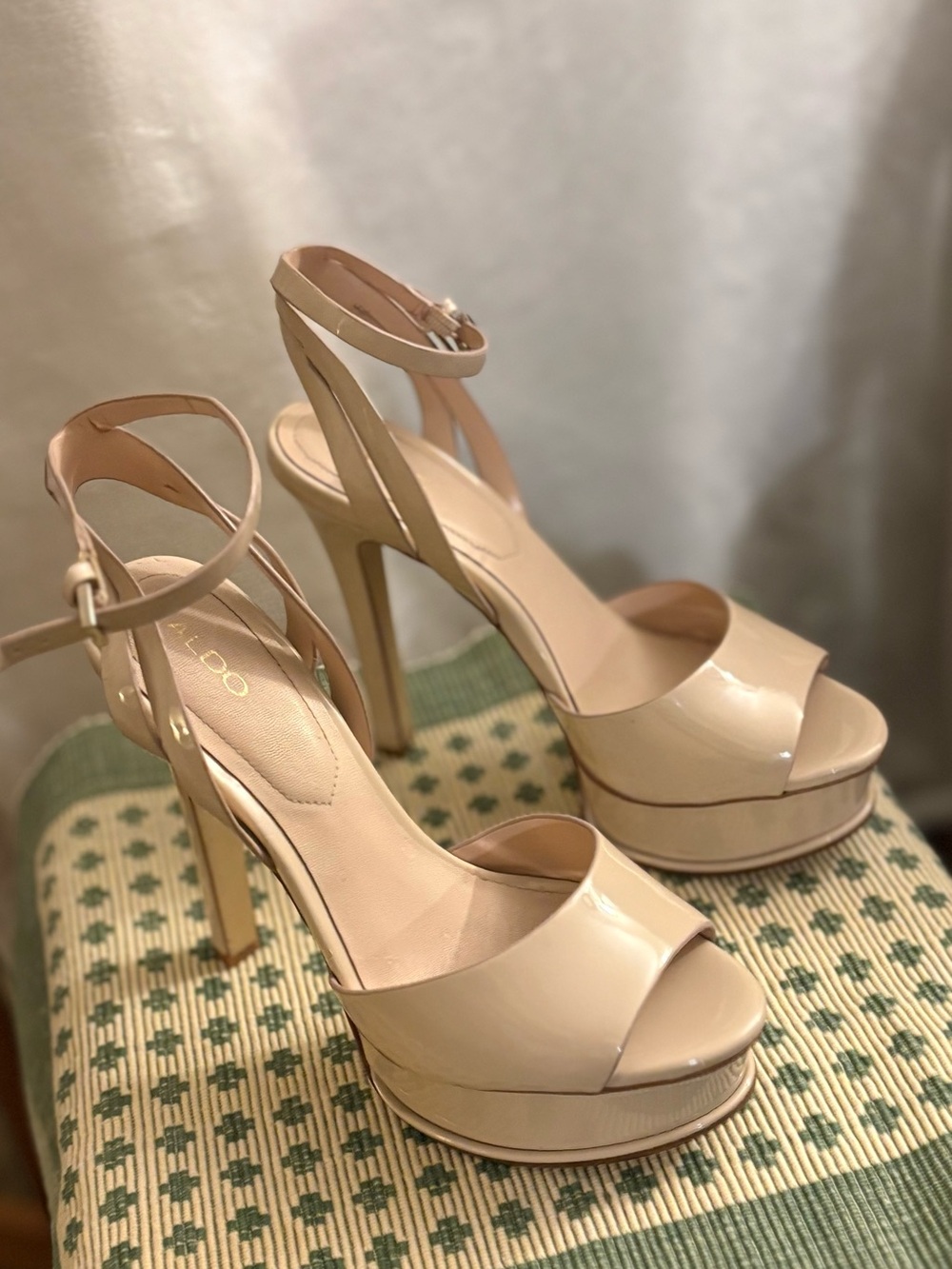 ALDO Eowelassa Nude Patent Leather
Platform Heels Sandals Size 7.5